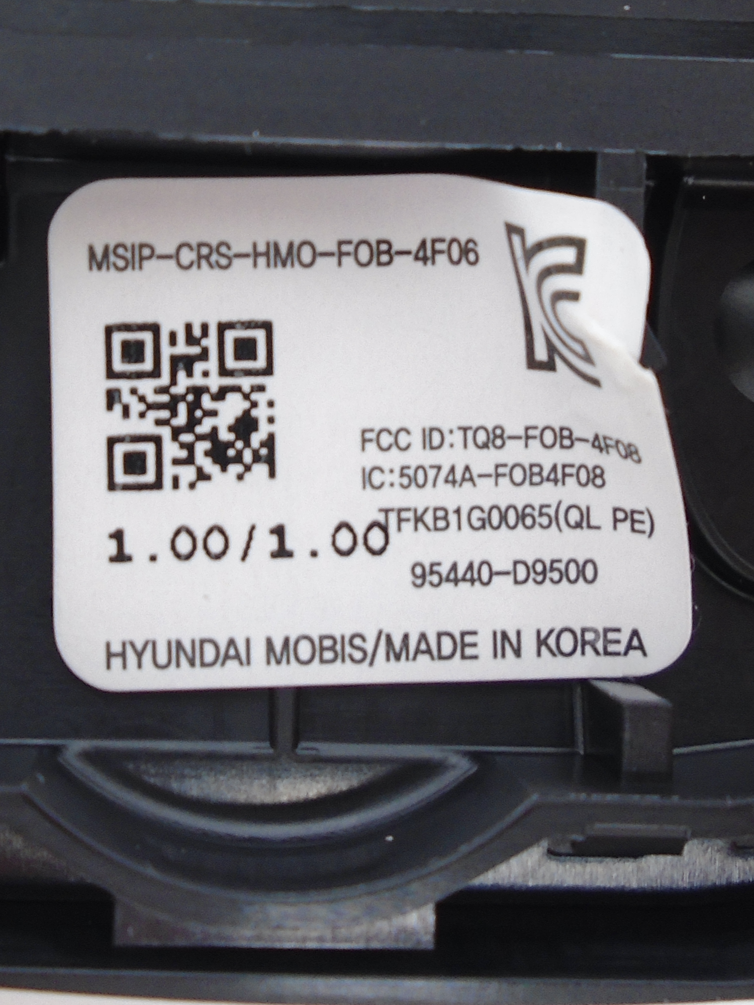 Kia Smart Key - 4 Button with Lock, Unlock, Open Rear Hatch, and Panic Buttons - Image 4