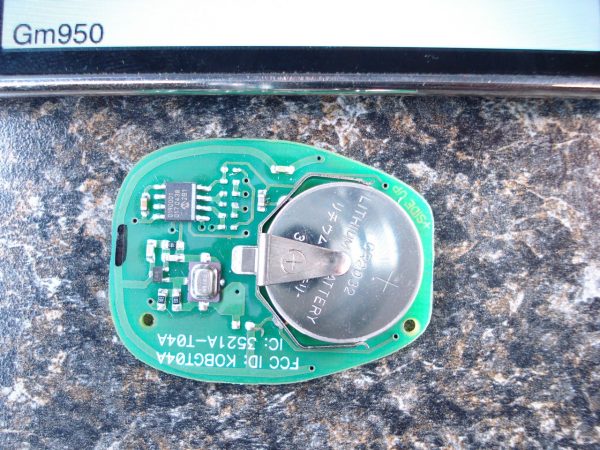 GM Keyless Entry Car Remote - 4 Button w/ Trunk2005 Chevrolet Malibu - Image 3