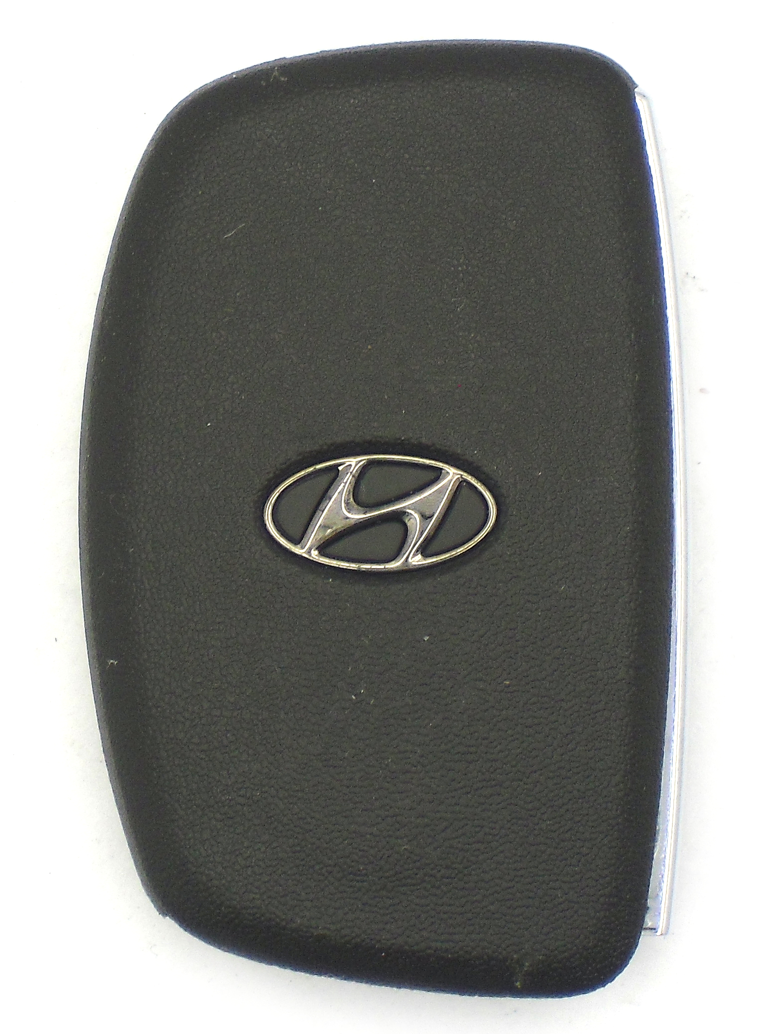 Hyundai 4 Button Smart Key with Lock, Unlock, Open Rear Hatch, and Panic Buttons - Image 3